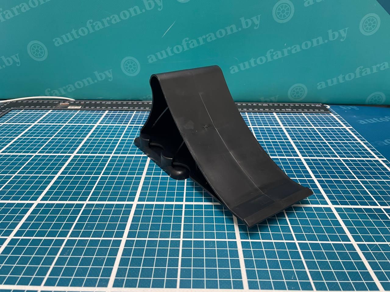 Упор противооткатный для легкового транспорта G26 с кронштейном (222х120х88 мм), черный, TRUCK WAY.