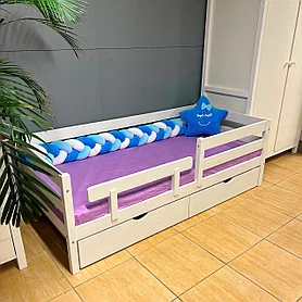 Кровать "Альма" с ящиками и доп.бортиком  (80*160, 80х180, 90*200 см) Массив сосны