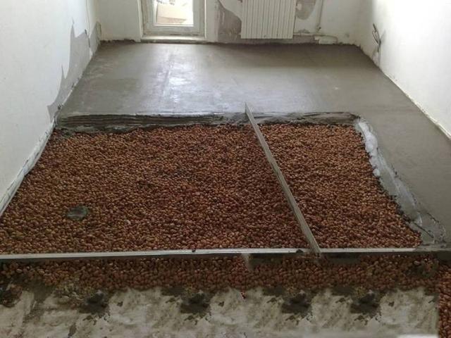 Мокрая стяжка пола с керамзитом