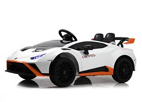 Детский электромобиль RiverToys Lamborghini Huracán STO (E888EE) белый