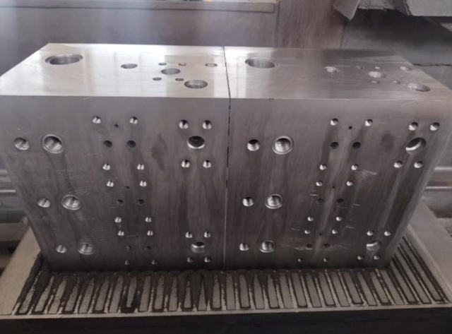 Изготовление распределительного блока на заказ - ООО БелПрофТехнологии