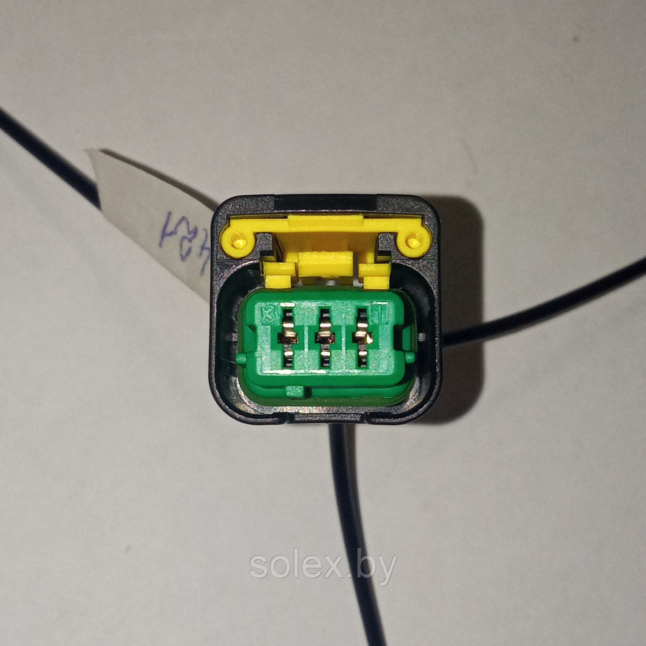 Фишка 3-pin датчика заднего хода