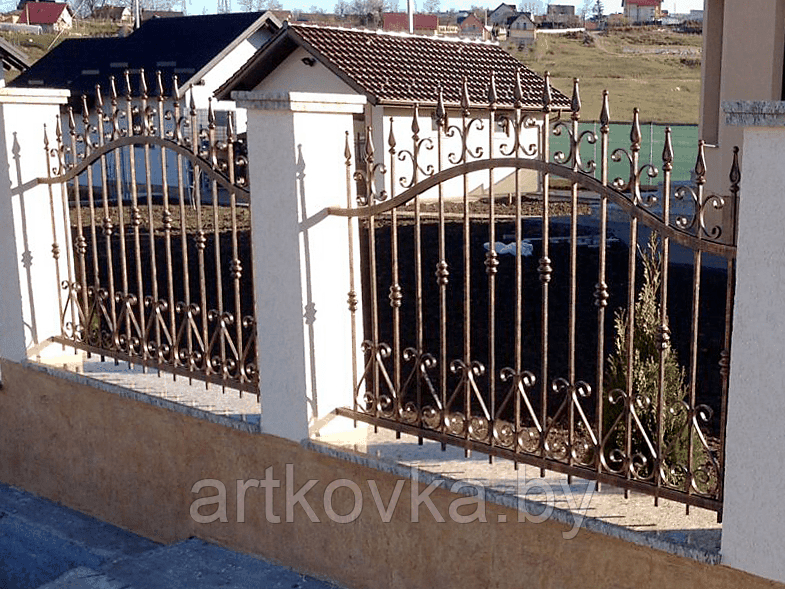 Классический кованый забор