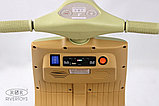 Детский электроскутер RiverToys K444PX-A (зелёный) сиденье эко-кожа+фонарь, фото 4
