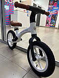 Детский беговел RiverToys HB-001 (белый) 12 дюймов, подсветка колёс, фото 4
