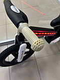 Детский беговел RiverToys HB-003 (чёрный) 14 дюймов, LED подсветка колёс, фото 5