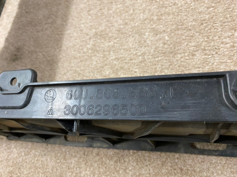 Панель передняя Skoda Rapid VAG 60U805588C