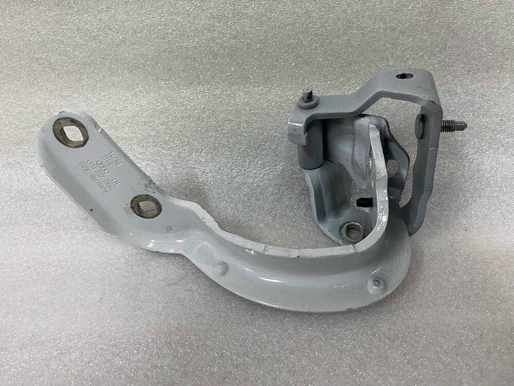 Петля крышки багажника левая Audi SQ7 4M 2018 4M0827299C