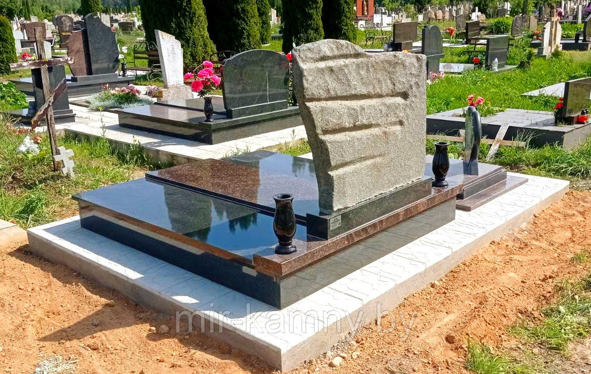 ГРАНИТНЫЕ ПАМЯТНИКИ. БЛАГОУСТРОЙСТВО СЕМЕЙНОГО ЗАХОРОНЕНИЯ.