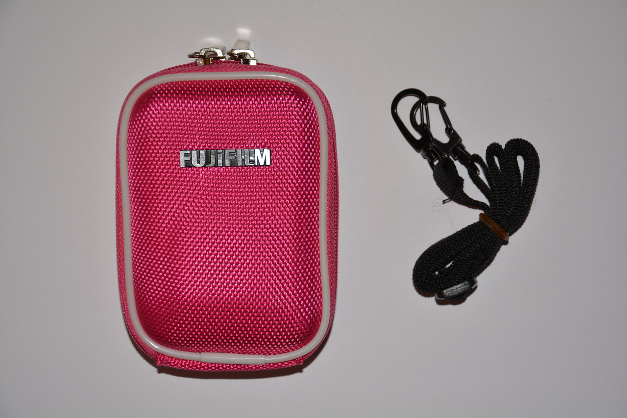 Сумка для фотоаппаратов Fujifilm, твёрдая - фото 1 - id-p33524110
