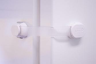 Блокиратор гибкий Multi-purpose lock Safety 1st 1006341. Блокирует створки шкафов, дверцы холодильника, ящики