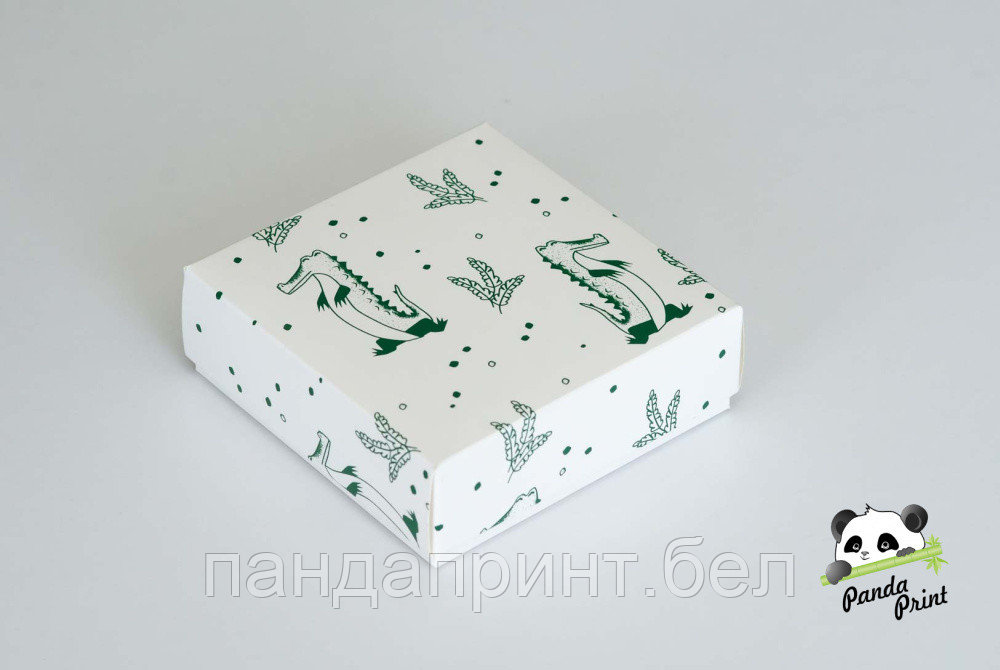 Коробка 120х120х40 Крокодилы на белом (белое дно)