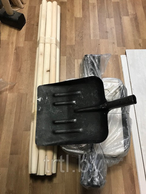 Лопата снеговая стальная ЛСУ 330х370мм с ребрами жесткости код 1.583