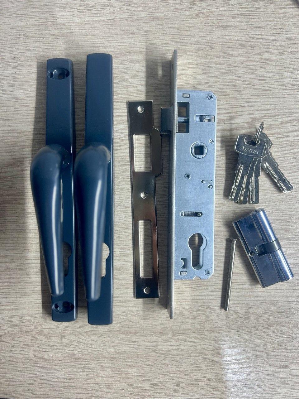 Комплект фурнитуры для калитки с ручками на планке Stublina