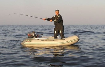 Лодка Мнев и К Кайман N 300 Light