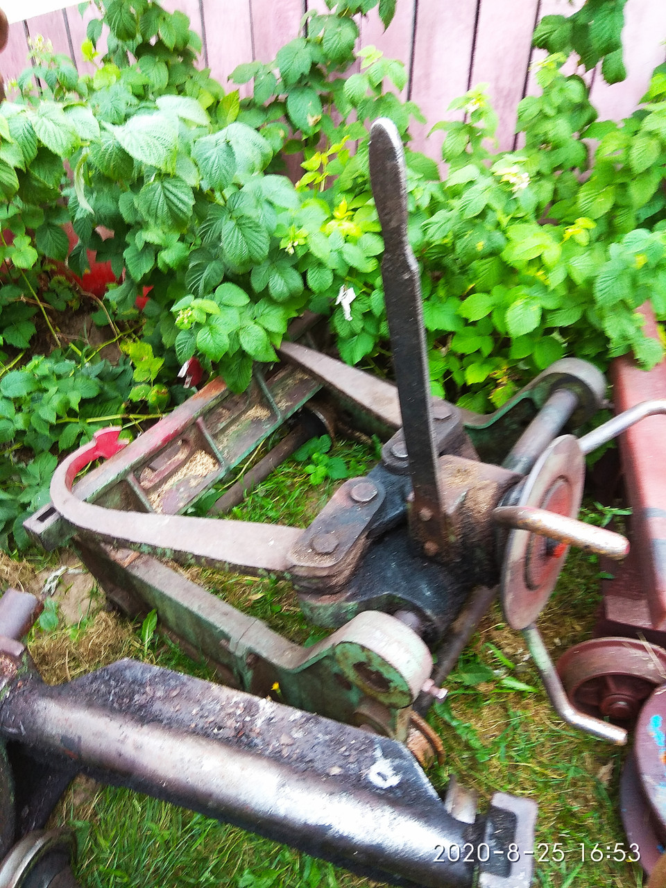 Вагонетки с захватами для пилорамы