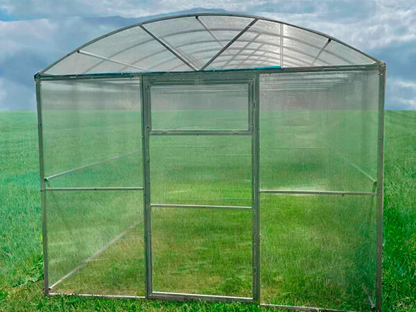 Теплица из поликарбоната ТИТАН ПРЯМОСТЕННАЯ