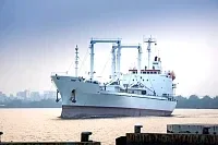Особое поручение на строительство нового морского логистического центра в порту Магадана дал премьер-министр Михаил Мишустин. К процессу планируется привлечь инвесторов, что поможет оптимизировать транспортную цепь, разгрузить порты Приморья и упростить транспортировку рыбы из самого Магадана.  По поручению правительства РФ создается рабочая группа, которая прорабатывает вопросы финансирования и с