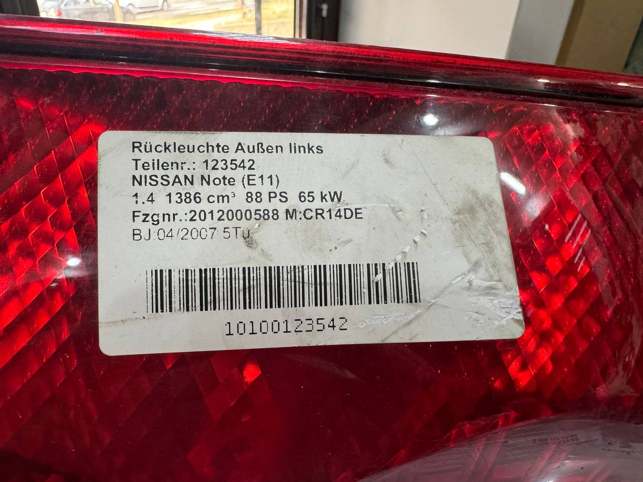 Фонарь задний левый для Nissan Note E11