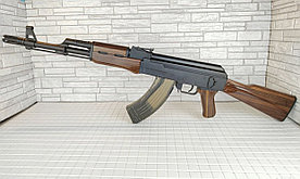 Полноразмерный автомат на орбизе  Калашникова АК-47 из нейлона