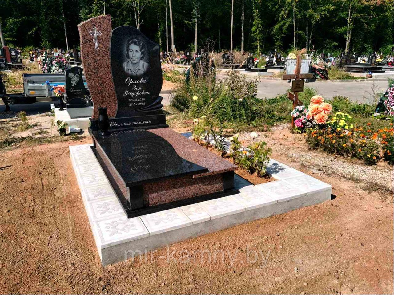 ОДИНОЧНЫЕ ВЕРТИКАЛЬНЫЕ ПАМЯТНИКИ ИЗ ГРАНИТА