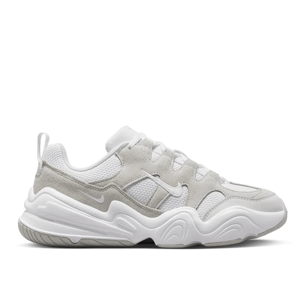 Кроссовки женские NIKE TECH HERA W белый DR9761-100