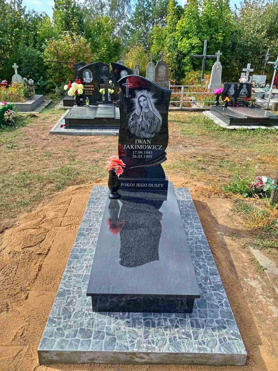 ГРАНИТНЫЙ ОДИНОЧНЫЙ ПАМЯТНИК В ГРОДНО