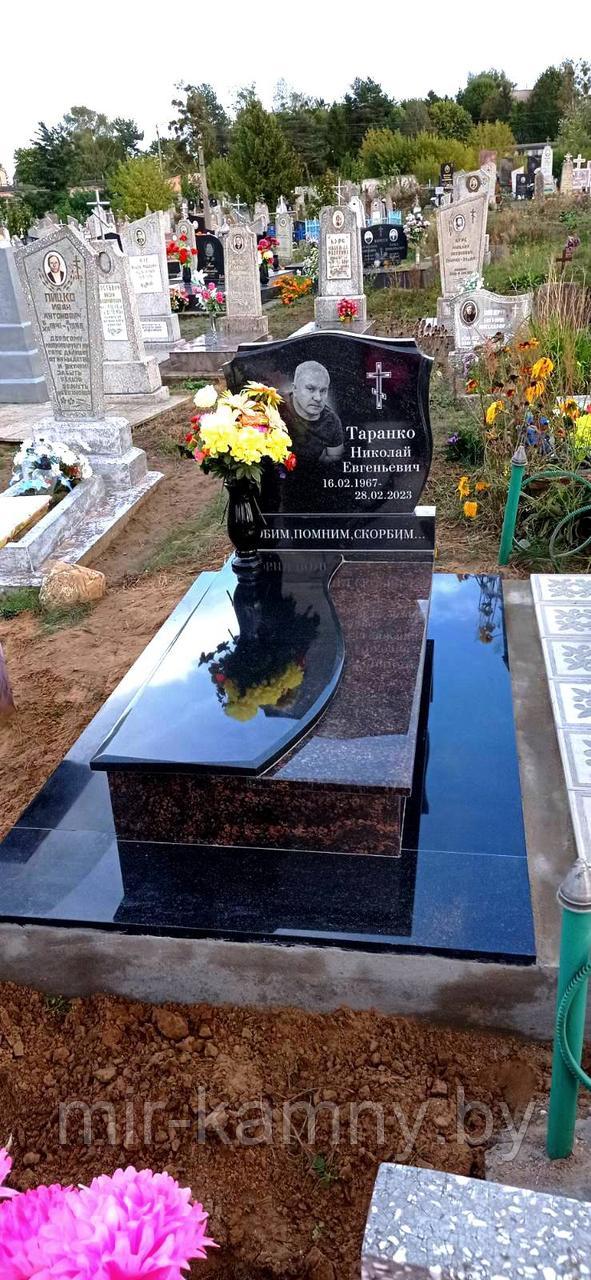 ОДИНОЧНЫЙ КОМПЛЕКС ИЗ ГРАНИТА