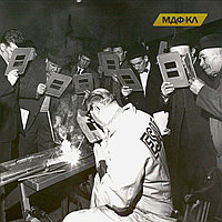 В 1802 году открыл электрическую дугу Василий Петров