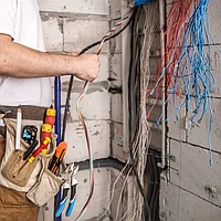 Замена электрической проводки в доме, офисе, производстве