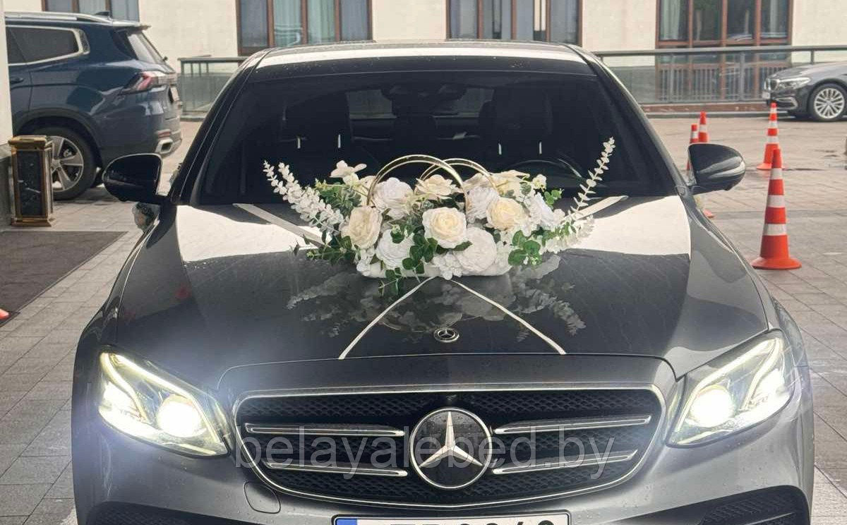 №41 ПРОКАТ. Композиция с кольцами на свадебный автомобиль