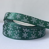 Лента атласная «Снежинки», 15 мм*23 м, зелёный
