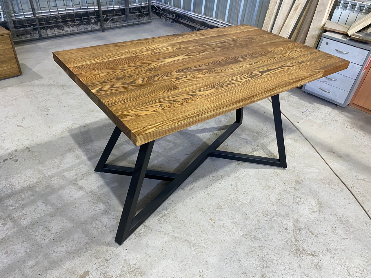 Обеденный стол в стиле LOFT DPG824