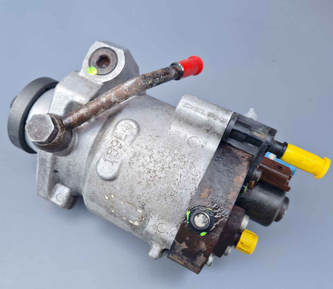 Топливный насос высокого давления Delphi 167003608R Renault 1.5