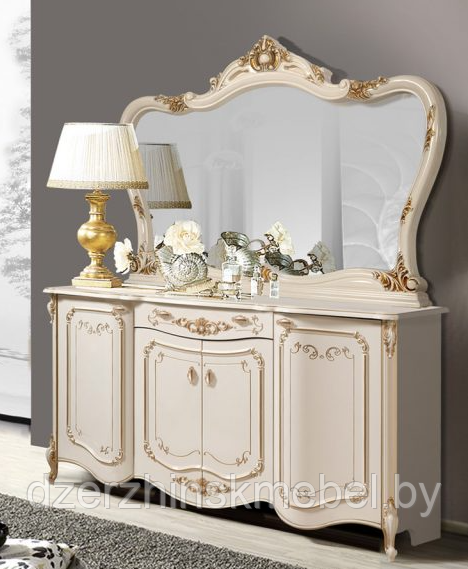 Зеркало навесное в гостиную Амели