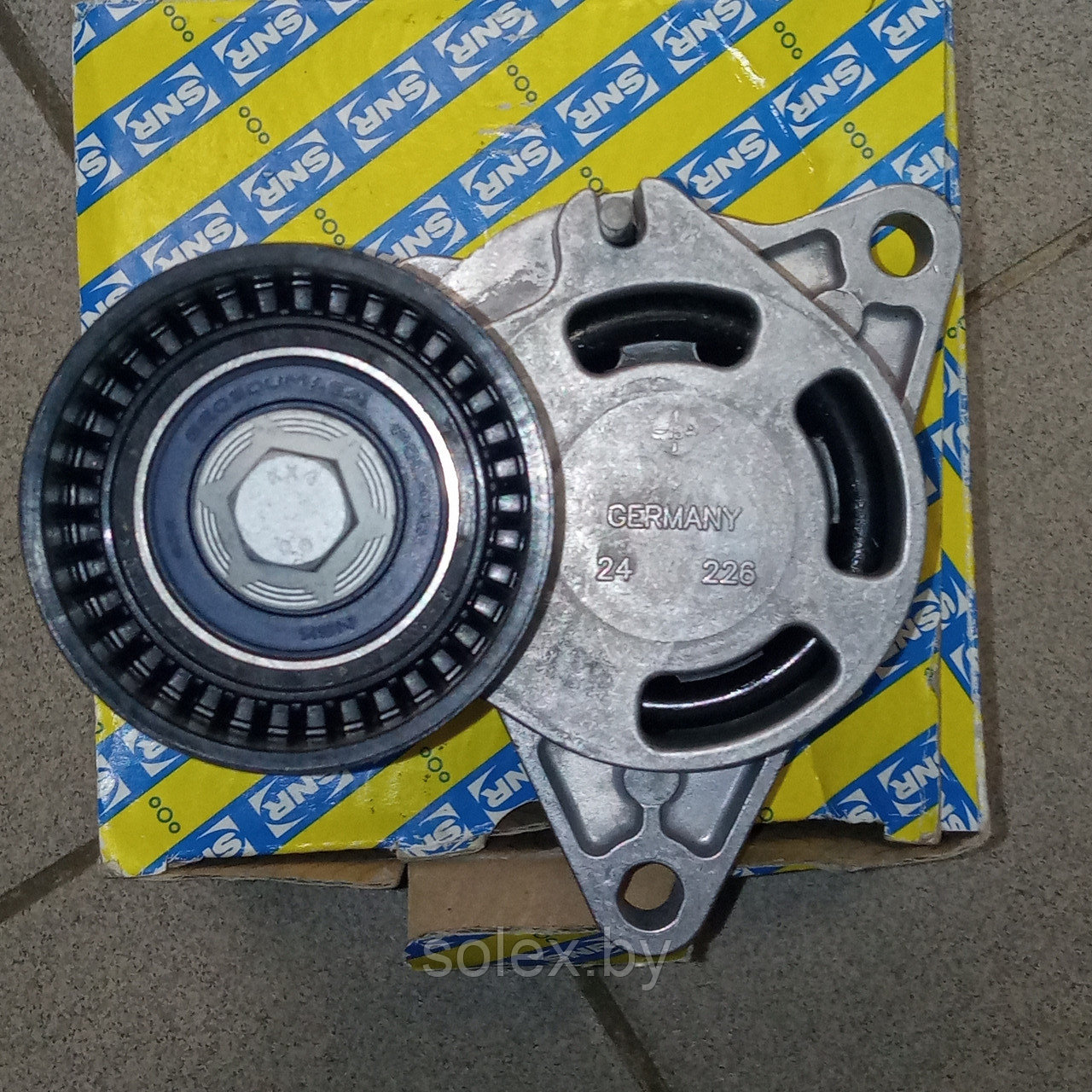 SNR Натяжитель ручейкового ремня Renault 2.2DCi/2.5DCi