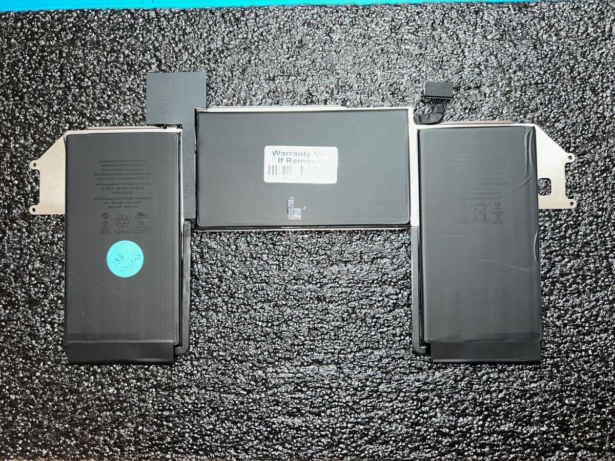MacBook Air 13" M1 2020 - Замена аккумуляторной батареи