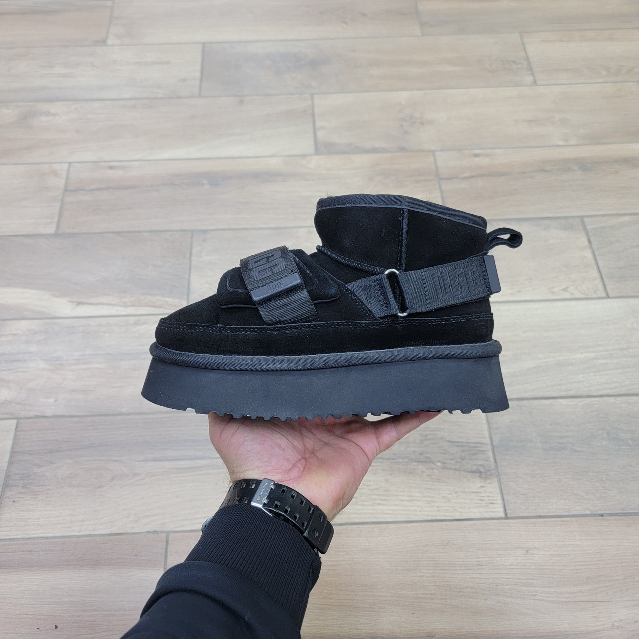 UGG Classic Ultra Mini Hybrid Black