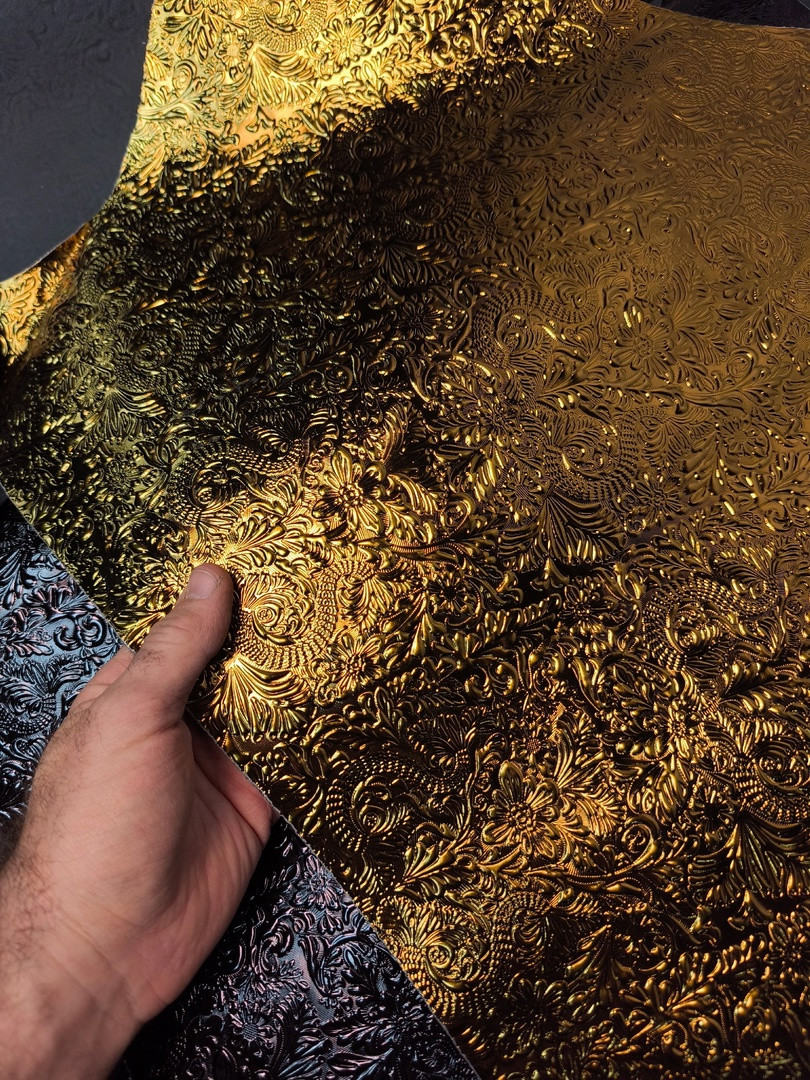 Шикарная натуральная кожа Calipso Laminato цвет золотой