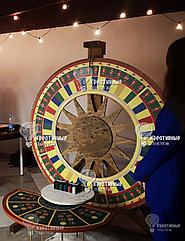 Фан казино «Колесо удачи» с игровым столом для фишек