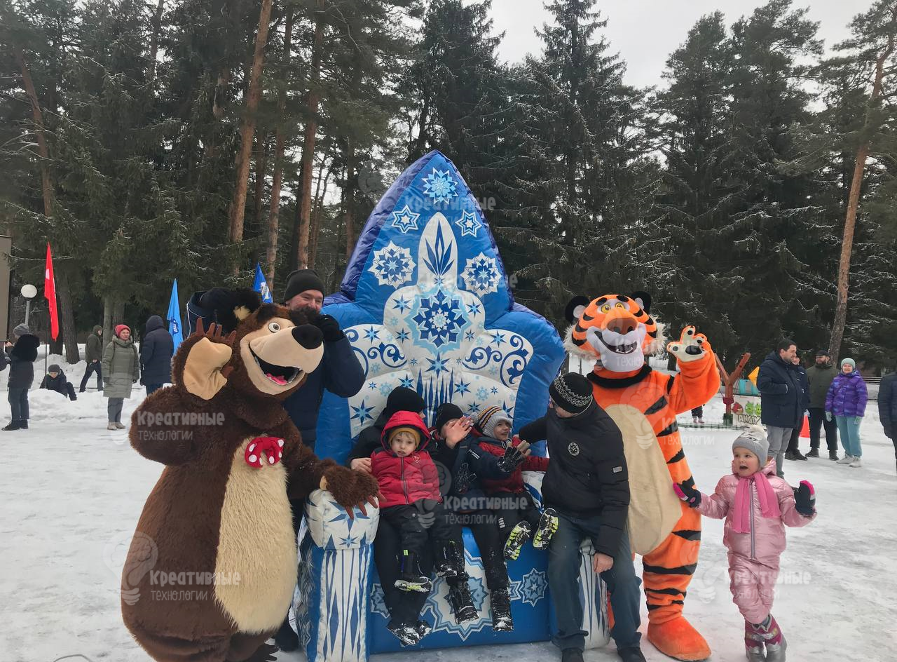 Аэро-фотозона «Ледяной Трон Деда Мороза и Снегурочки»