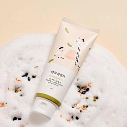 Питательная пенка-скраб для умывания с соей Round Lab Soybean Cleanser, 150 мл