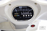 Детский электромотоцикл RiverToys Z555ZZ (бежево-красный), фото 2