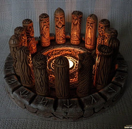 СТАТУЭТКИ И ПОДСВЕЧНИКИ 