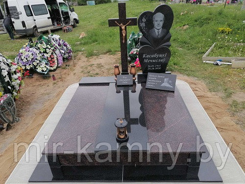 ДВОЙНОЙ ПАМЯТНИК ИЗ ГРАНИТА С ПОСЛЕДУЮЩИМ ПОДХОРОНЕНИЕМ