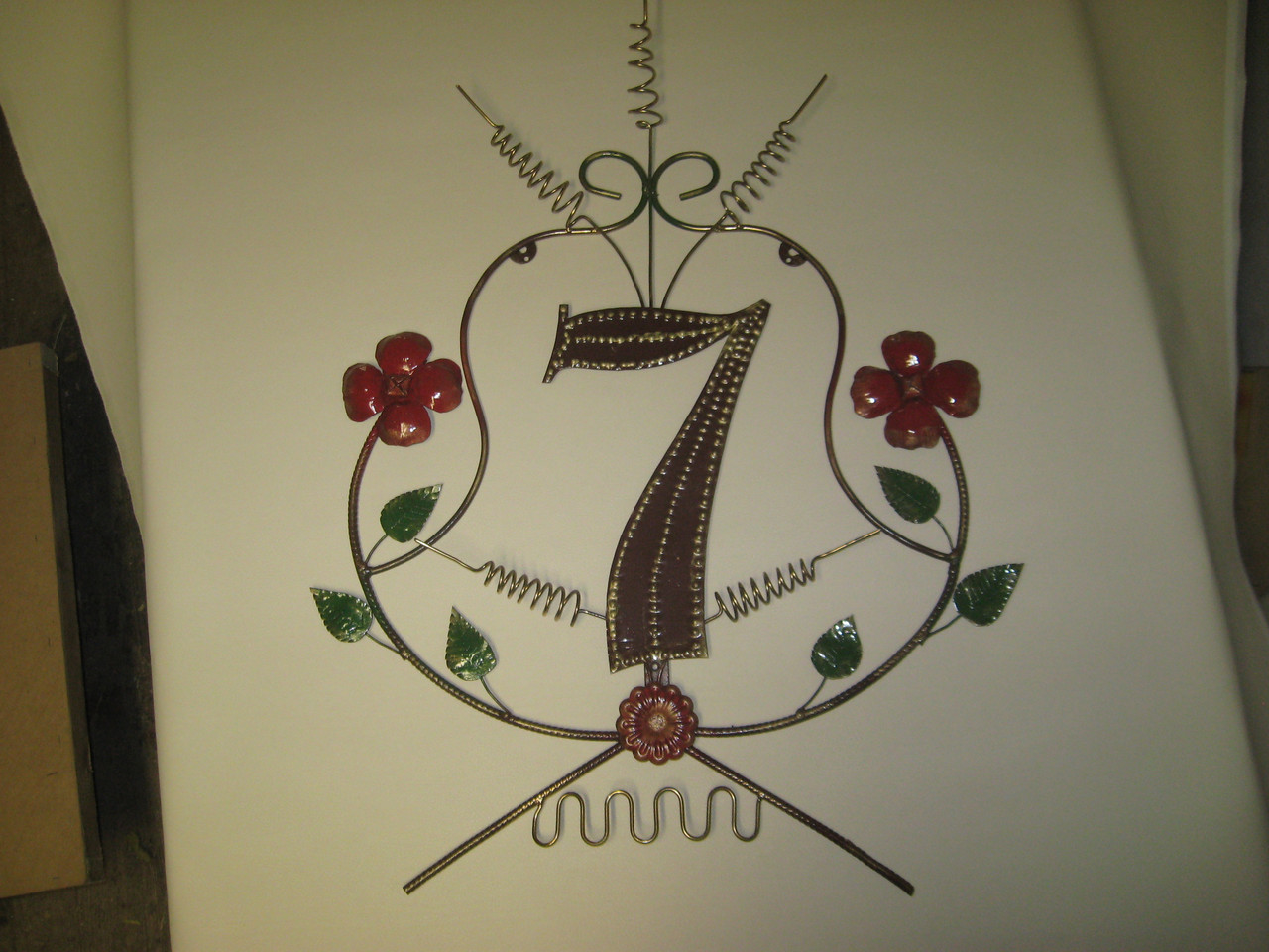 Адресная табличка на дом №7