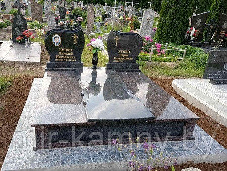 ГРАНИТНЫЙ ДВОЙНОЙ КОМПЛЕКС В САПОЦКИНО