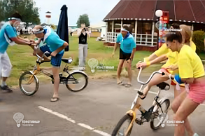 Гонка на "пьяных" велосипедах
