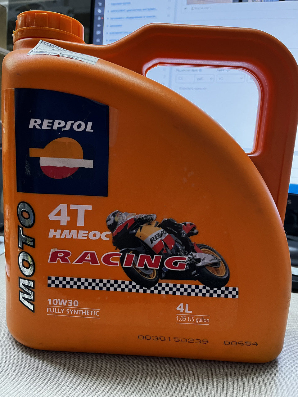 Синтетическое моторное масло Repsol Moto Racing HMEOC 4T 10W30 4 л   RP160D54