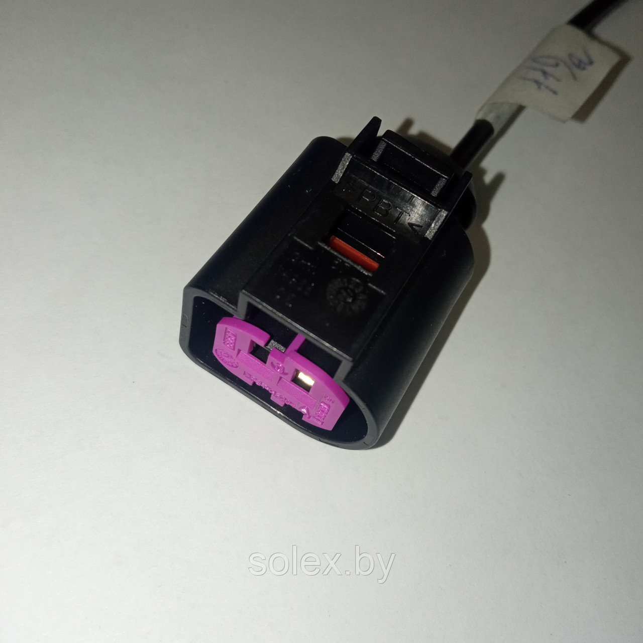 Фишка 1-pin генератора 140A VAG 03l 903 023L (один контакт с полукруглой стороны)